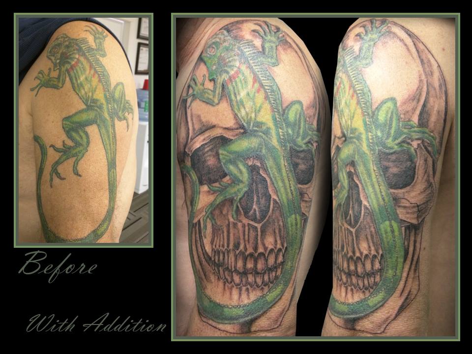 black and grey skull lizard iguana sitting on skull shoulder arm tattoo kamloops dolly's skin art