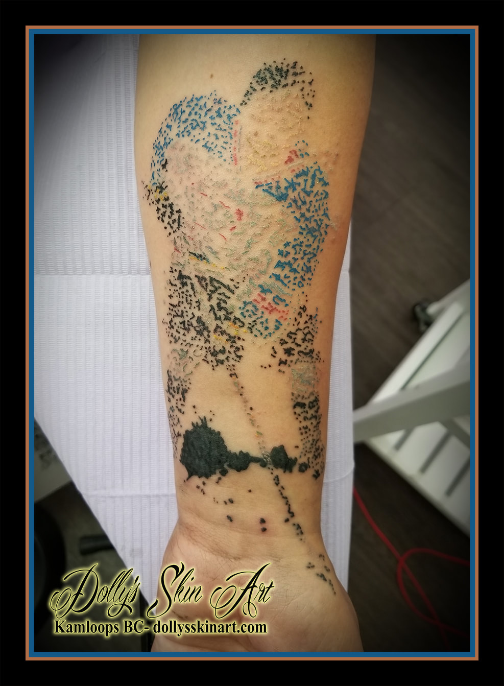 colour son hockey dotwork pointillism ink splatter blue white grey tattoo kamloops dolly's skin art