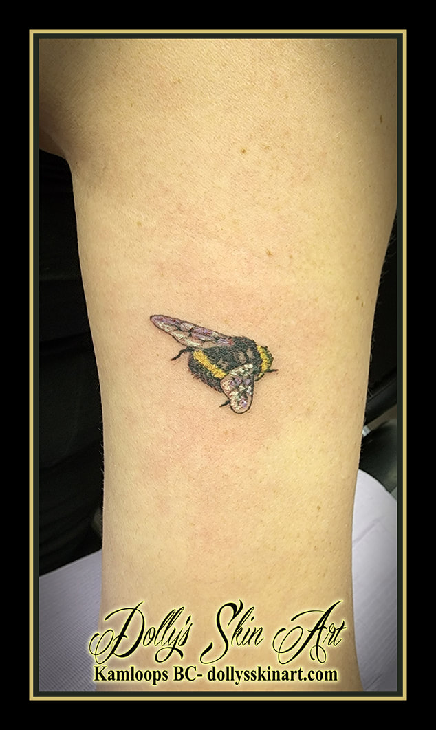 bee tattoo bumblebee colour small yellow black tattoo dolly's skin art kamloops